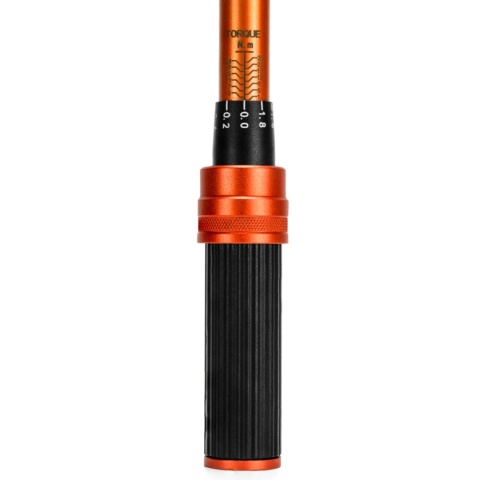 Klucz dynamometryczny z blokadą do świec 1/4" 1-25 Nm w walizce SN1751
